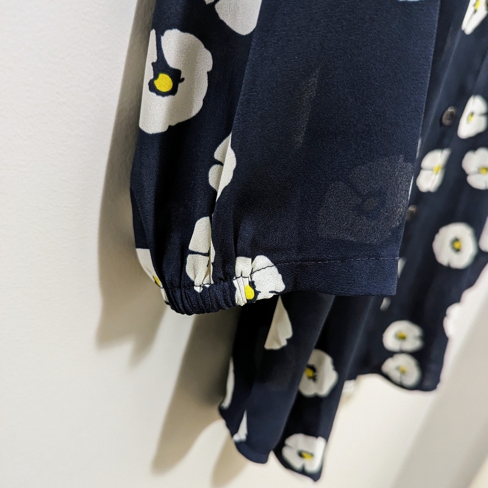 Cabi Go-To Button-Up blouse - Picture 3 of 5